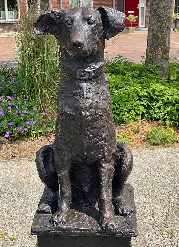 blaesz_statue_ganz_01_l blaesz_statue_ganz_01_l