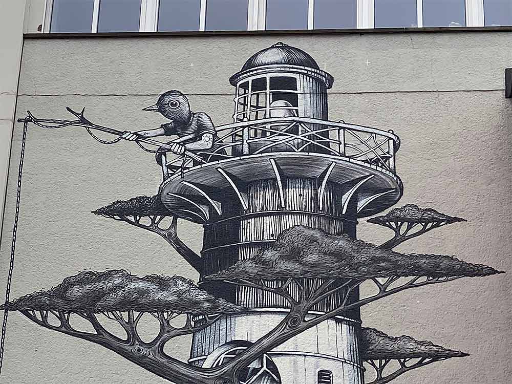 Streetart "Mother Tree" von Gjis Vanhee in Frauenfeld (CH)